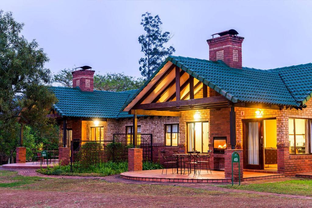 Thyme Inn On Greenway ไวท์ริเวอร์ ภายนอก รูปภาพ