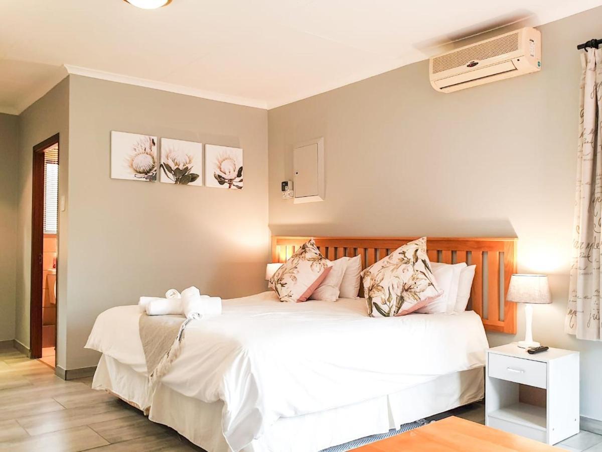 Thyme Inn On Greenway ไวท์ริเวอร์ ภายนอก รูปภาพ