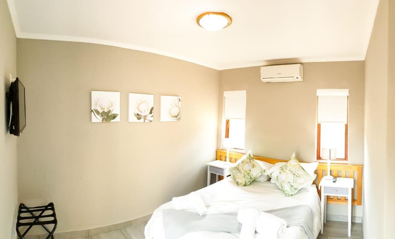 Thyme Inn On Greenway ไวท์ริเวอร์ ภายนอก รูปภาพ